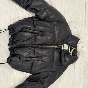 Bershka Black Puffer Jacket with Tailored Fit